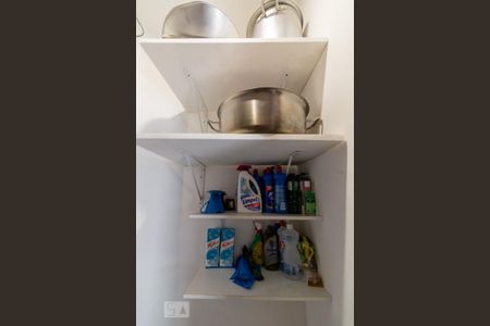 Casa à venda com 350m², 5 quartos e 5 vagas Casa à venda com 350m², 5 quartos e 5 vagasDespensa