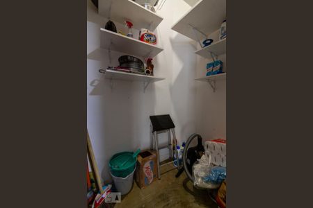 Casa à venda com 350m², 5 quartos e 5 vagas Casa à venda com 350m², 5 quartos e 5 vagasDespensa