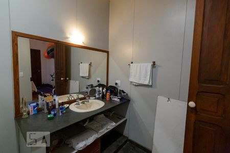 Casa à venda com 350m², 5 quartos e 5 vagas Casa à venda com 350m², 5 quartos e 5 vagasBanheiro da Suíte