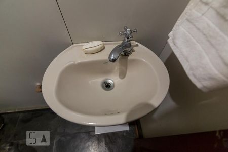 Casa à venda com 350m², 5 quartos e 5 vagas Casa à venda com 350m², 5 quartos e 5 vagasLavabo