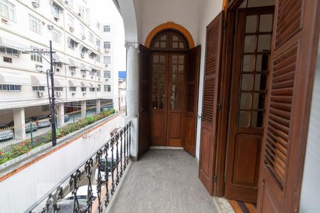 Casa à venda com 350m², 5 quartos e 5 vagas Casa à venda com 350m², 5 quartos e 5 vagasVaranda do Quarto 2