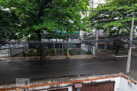 Casa à venda com 350m², 5 quartos e 5 vagas Casa à venda com 350m², 5 quartos e 5 vagasVista do Quarto 2