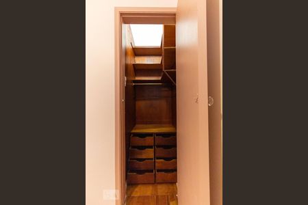 Armário do Quarto 1 de apartamento para alugar com 2 quartos, 69m² em Vila Mariana, São Paulo