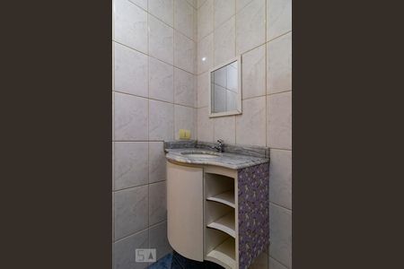 Casa à venda com 285m², 3 quartos e 5 vagasBanheiro da Edícula