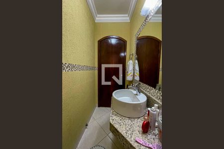 Casa à venda com 290m², 3 quartos e 4 vagas Casa à venda com 290m², 3 quartos e 4 vagasBanheiro