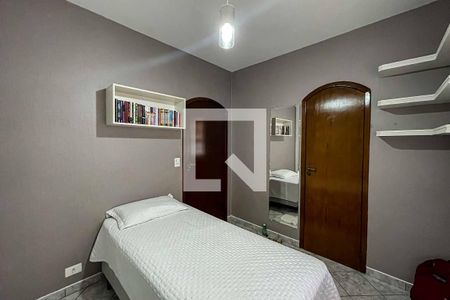 Casa à venda com 290m², 3 quartos e 4 vagas Casa à venda com 290m², 3 quartos e 4 vagasQuarto 2