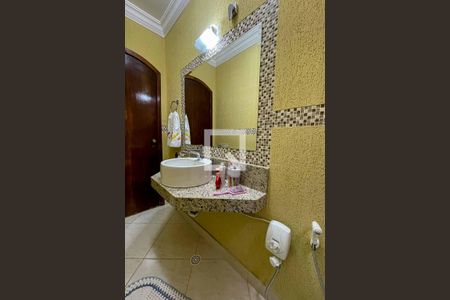 Casa à venda com 290m², 3 quartos e 4 vagas Casa à venda com 290m², 3 quartos e 4 vagasBanheiro