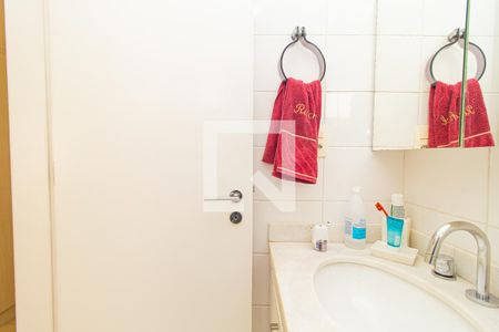 Apartamento para alugar com 76m², 2 quartos e 1 vaga Apartamento para alugar com 76m², 2 quartos e 1 vagaBanheiro da Suíte 1