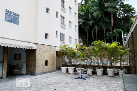 Apartamento à venda com 62m², 2 quartos e 1 vaga Apartamento à venda com 62m², 2 quartos e 1 vagaPiscina