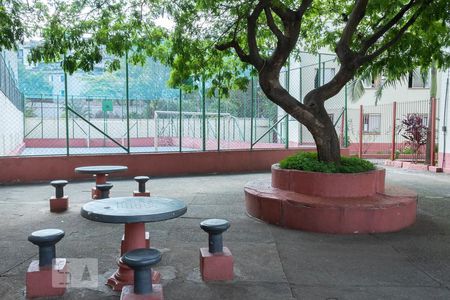 Apartamento para alugar com 55m², 2 quartos e sem vagaÁrea Comum