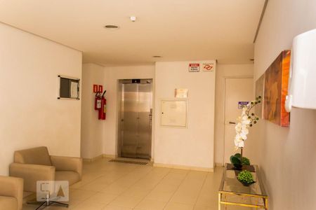 Apartamento à venda com 116m², 4 quartos e 2 vagas Apartamento à venda com 116m², 4 quartos e 2 vagasHall do bloco