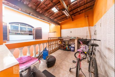 Casa à venda com 125m², 3 quartos e 2 vagas Casa à venda com 125m², 3 quartos e 2 vagasVaranda