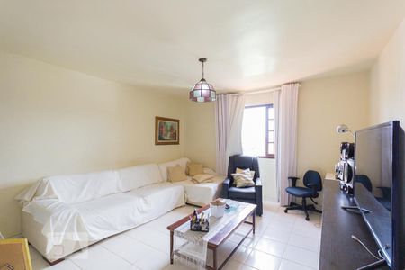 Casa à venda com 510m², 10 quartos e 6 vagas Casa à venda com 510m², 10 quartos e 6 vagasSala