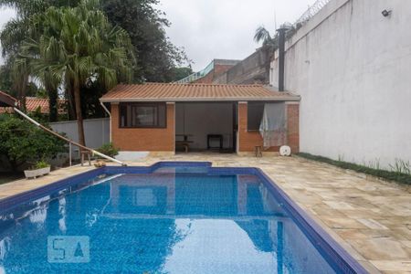 Casa à venda com 247m², 3 quartos e 4 vagas Casa à venda com 247m², 3 quartos e 4 vagasPiscina