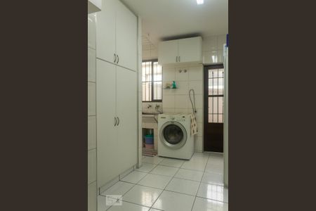 Casa à venda com 247m², 3 quartos e 4 vagas Casa à venda com 247m², 3 quartos e 4 vagasÁrea de Serviço