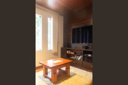 Casa à venda com 247m², 3 quartos e 4 vagas Casa à venda com 247m², 3 quartos e 4 vagasSala de TV