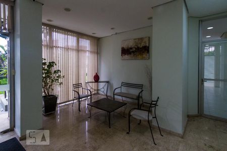 Apartamento à venda com 77m², 3 quartos e 1 vaga Apartamento à venda com 77m², 3 quartos e 1 vagaHall