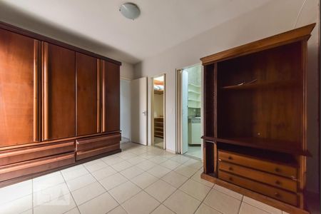 Casa à venda com 220m², 5 quartos e 3 vagas Casa à venda com 220m², 5 quartos e 3 vagasSuíte 2