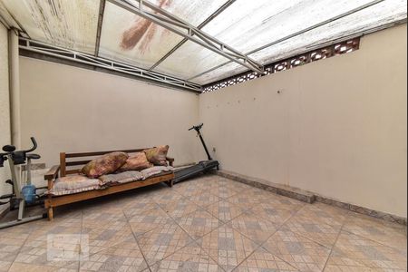 Casa à venda com 220m², 5 quartos e 3 vagas Casa à venda com 220m², 5 quartos e 3 vagasVaranda da Suíte 2