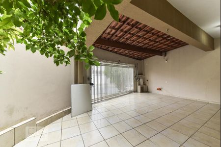 Casa à venda com 220m², 5 quartos e 3 vagas Casa à venda com 220m², 5 quartos e 3 vagasGaragem