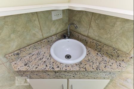 Casa à venda com 220m², 5 quartos e 3 vagas Casa à venda com 220m², 5 quartos e 3 vagasBanheiro da Suíte 2