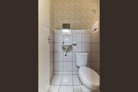 Casa à venda com 220m², 5 quartos e 3 vagas Casa à venda com 220m², 5 quartos e 3 vagasBanheiro de Serviço