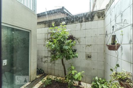 Casa à venda com 220m², 5 quartos e 3 vagas Casa à venda com 220m², 5 quartos e 3 vagasJardim de Inverno