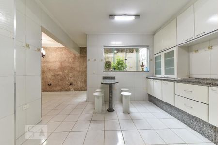 Casa à venda com 220m², 5 quartos e 3 vagas Casa à venda com 220m², 5 quartos e 3 vagasCozinha