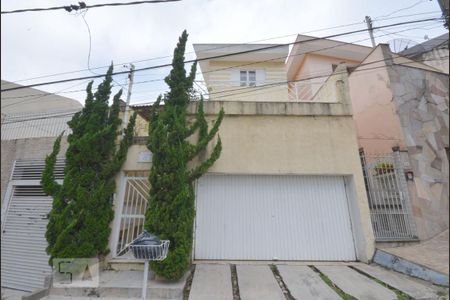 Casa à venda com 160m², 4 quartos e 2 vagas Casa à venda com 160m², 4 quartos e 2 vagasFachada