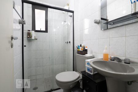 Apartamento à venda com 73m², 3 quartos e 2 vagas Apartamento à venda com 73m², 3 quartos e 2 vagasBanheiro social