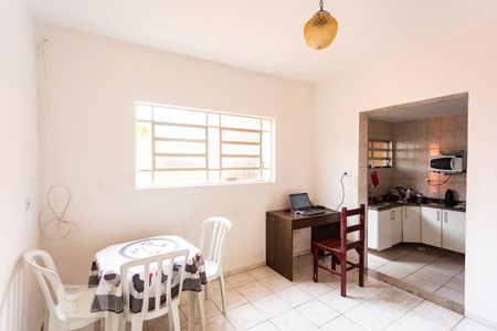 Casa à venda com 150m², 3 quartos e 4 vagas Casa à venda com 150m², 3 quartos e 4 vagasCozinha