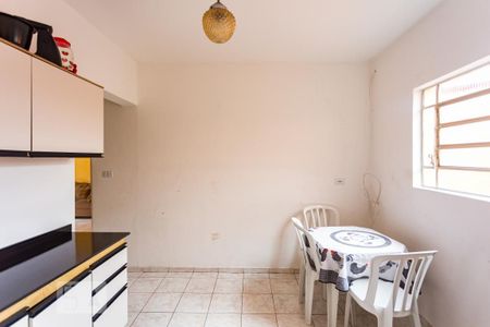 Casa à venda com 150m², 3 quartos e 4 vagas Casa à venda com 150m², 3 quartos e 4 vagasCozinha