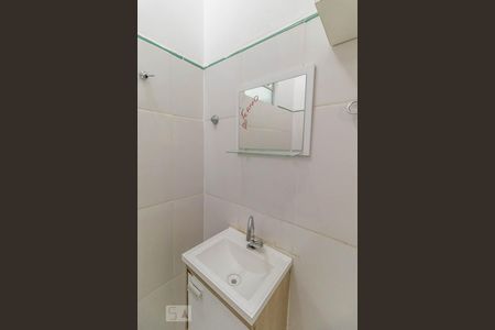 Casa de condomínio para alugar com 30m², 2 quartos e sem vaga Casa de condomínio para alugar com 30m², 2 quartos e sem vagaBanheiro