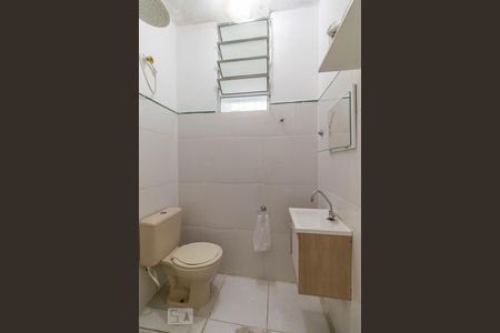 Casa de condomínio para alugar com 30m², 2 quartos e sem vaga Casa de condomínio para alugar com 30m², 2 quartos e sem vagaBanheiro