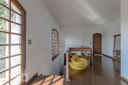 Casa para alugar com 600m², 15 quartos e 4 vagas Casa para alugar com 600m², 15 quartos e 4 vagasHall de Escadas