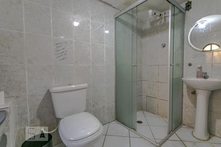 Casa para alugar com 600m², 15 quartos e 4 vagas Casa para alugar com 600m², 15 quartos e 4 vagasBanheiro piso 1