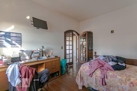 Casa para alugar com 600m², 15 quartos e 4 vagas Casa para alugar com 600m², 15 quartos e 4 vagasQuarto 6 - Suíte