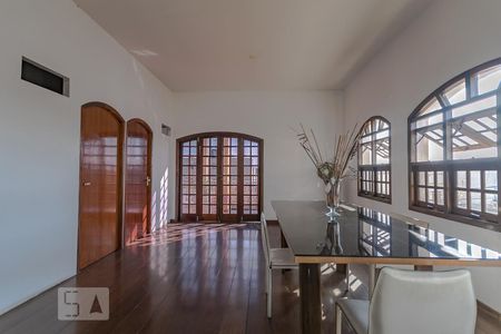 Casa para alugar com 600m², 15 quartos e 4 vagas Casa para alugar com 600m², 15 quartos e 4 vagasSala de Jantar 2