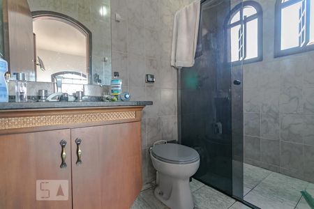 Casa para alugar com 600m², 15 quartos e 4 vagas Casa para alugar com 600m², 15 quartos e 4 vagasQuarto 6 - Suíte - Banheiro