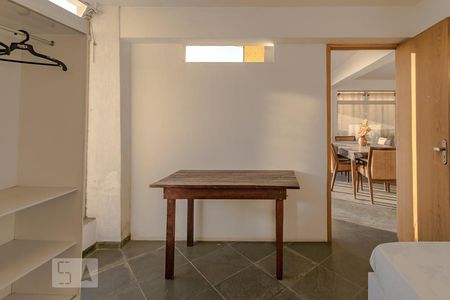 Casa para alugar com 600m², 15 quartos e 4 vagas Casa para alugar com 600m², 15 quartos e 4 vagasQuarto 15