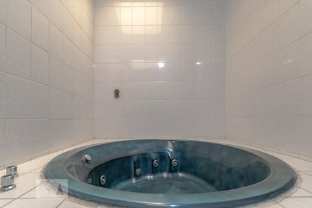 Casa para alugar com 600m², 15 quartos e 4 vagas Casa para alugar com 600m², 15 quartos e 4 vagasBanheiro do corredor do piso 3