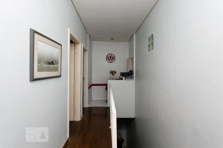 Casa à venda com 220m², 3 quartos e 2 vagas Casa à venda com 220m², 3 quartos e 2 vagasCorredor