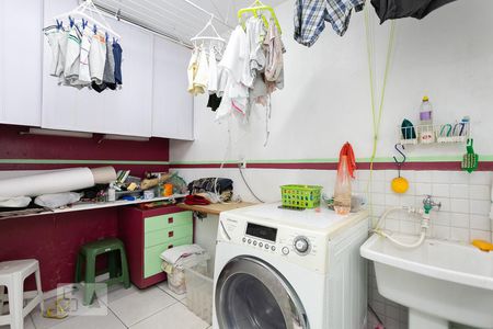 Casa à venda com 220m², 3 quartos e 2 vagas Casa à venda com 220m², 3 quartos e 2 vagasÁrea de Serviço