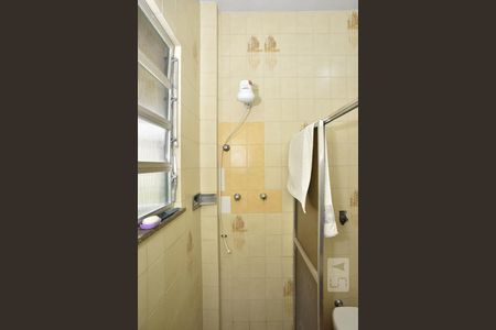 Casa de condomínio à venda com 450m², 4 quartos e 6 vagasBanheiro da Suíte 2