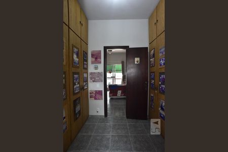 Casa de condomínio à venda com 450m², 4 quartos e 6 vagasCloset da Suíte 1