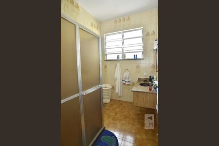 Casa de condomínio à venda com 450m², 4 quartos e 6 vagasBanheiro Social