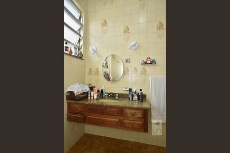 Casa de condomínio à venda com 450m², 4 quartos e 6 vagasBanheiro da Suíte