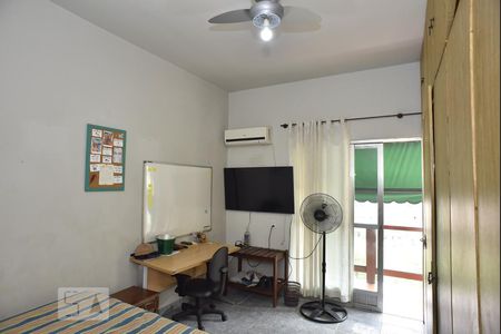 Casa de condomínio à venda com 450m², 4 quartos e 6 vagasQuarto 3