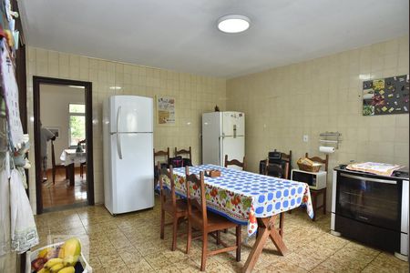 Casa de condomínio à venda com 450m², 4 quartos e 6 vagasCozinha