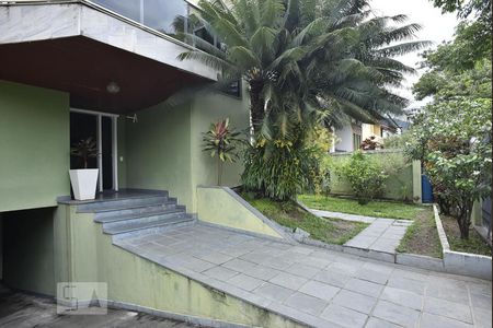 Casa de condomínio à venda com 450m², 4 quartos e 6 vagasFrente da Casa